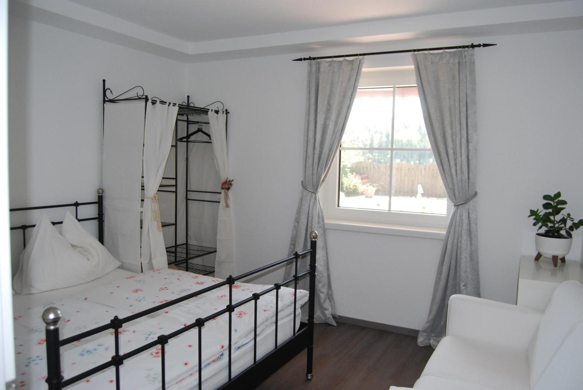Ferienwohnung Mit Pool In Woerthersee Naehe Dellach  Exterior photo
